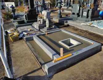 巻石設置および草抑えコンクリート打設